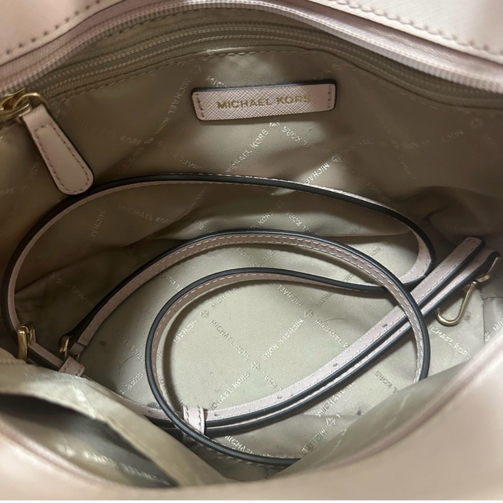 Michael Kors Purse - Picture 7 of 7